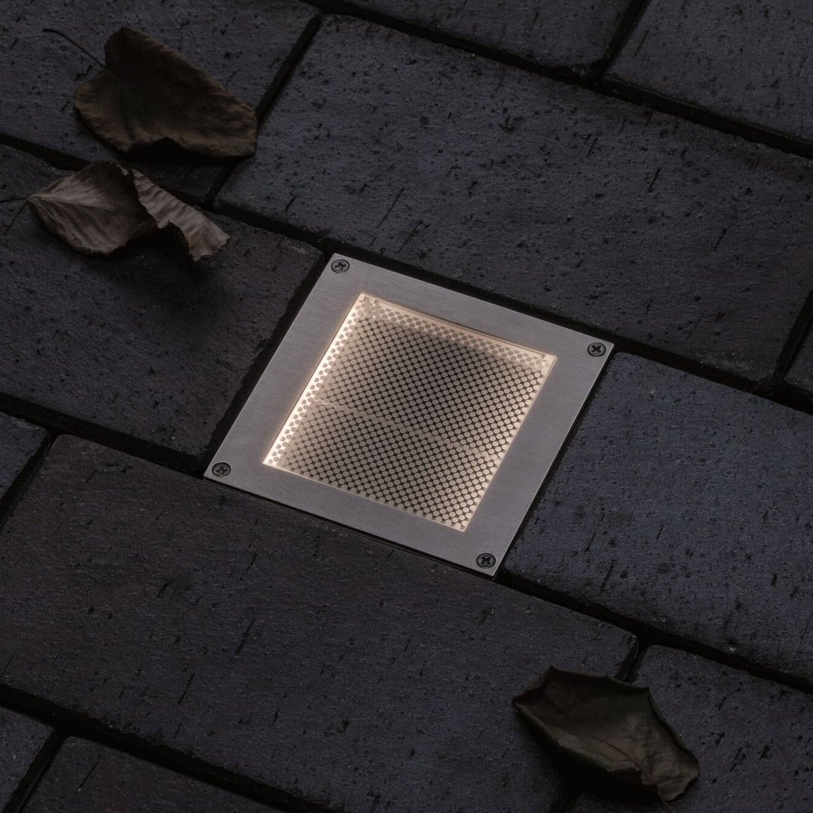 LED bakkespot Brick Zigbee med smart-hjem app på mobil
