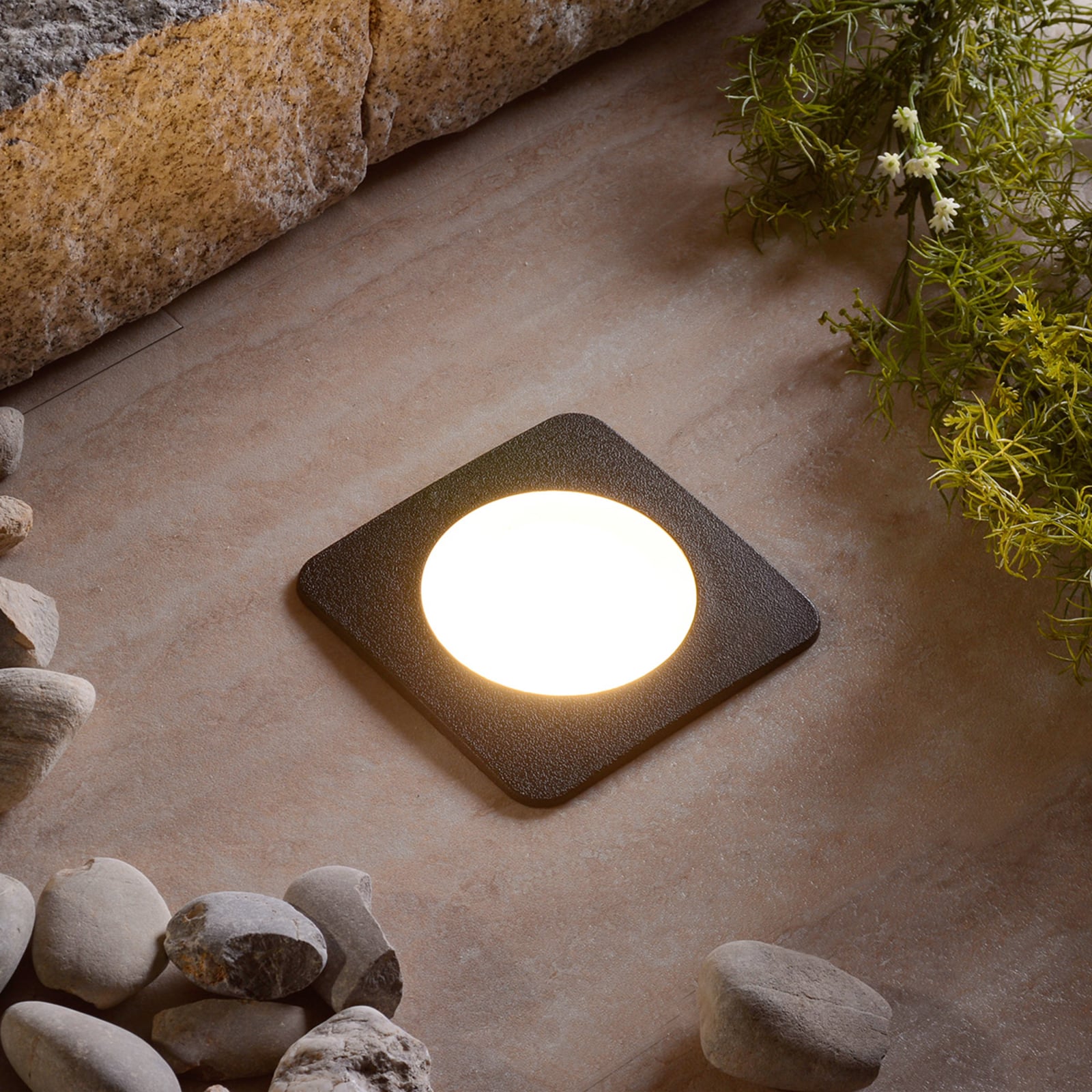 LED bakkespot Ceci 120-SQ svart CCT nærbilde
