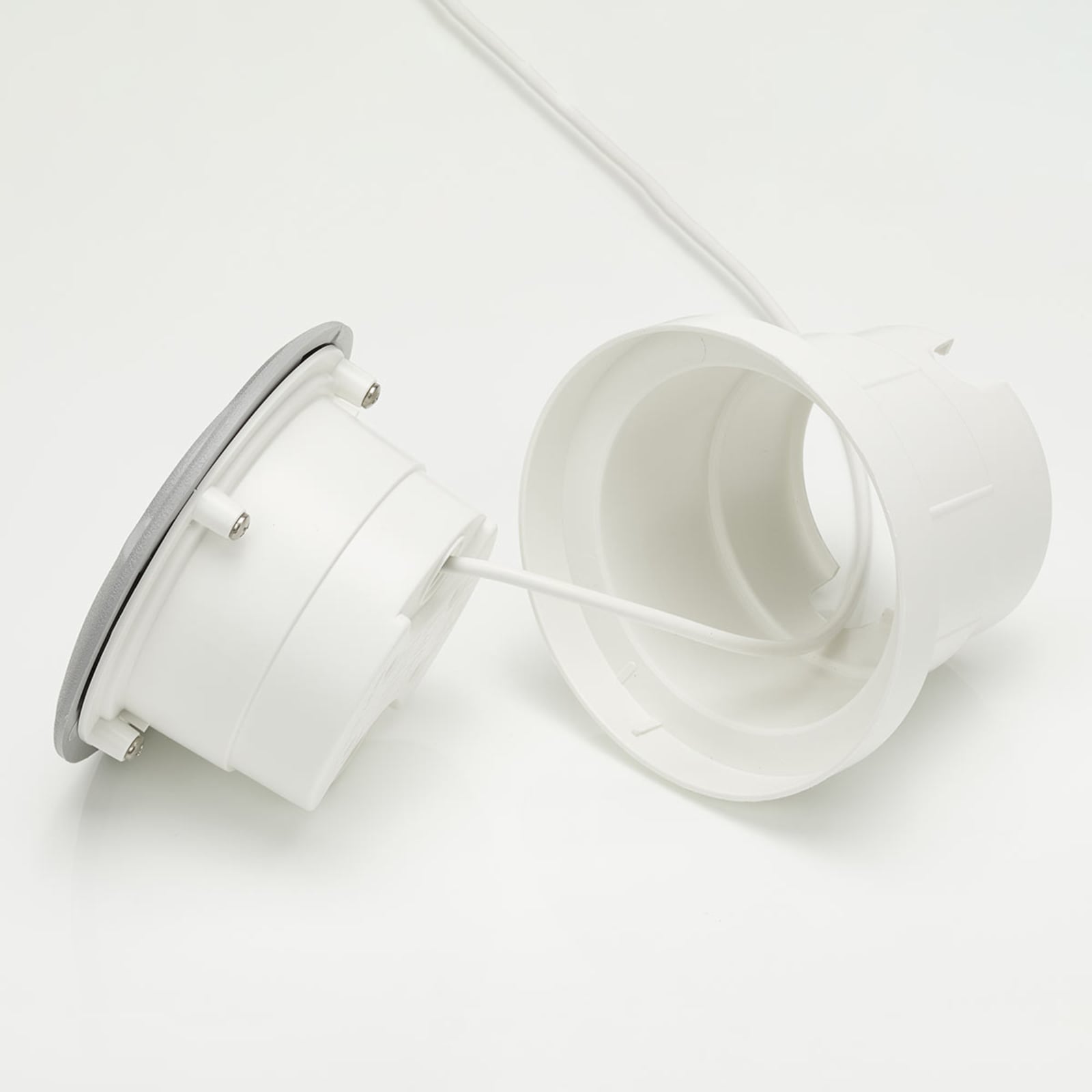 Montert LED bakkespot Ceci 160-3L grå CCT Ø16 cm IP67 i uteområde
