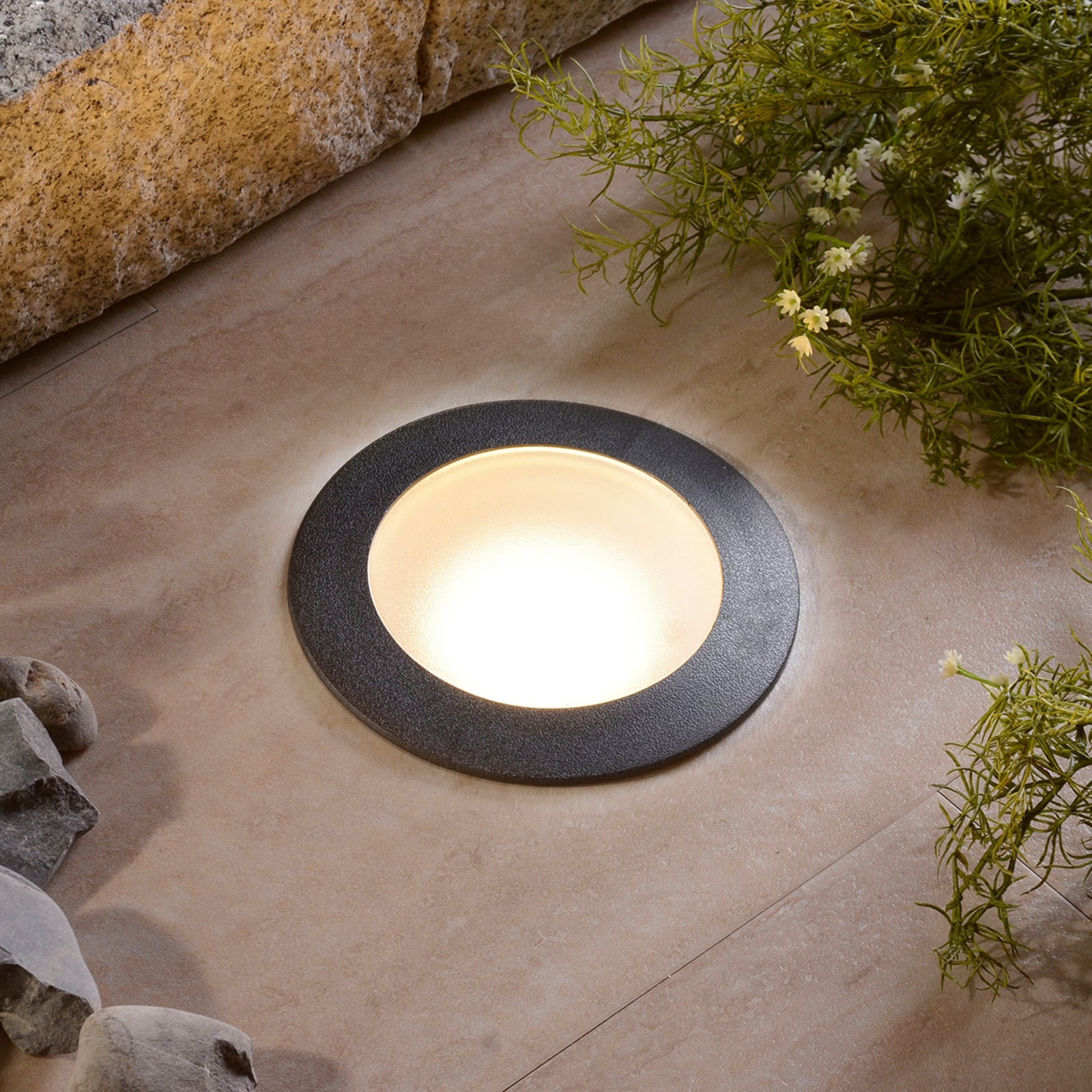 Detalj av LED bakkespot Ceci 160 rund svart 10W CCT