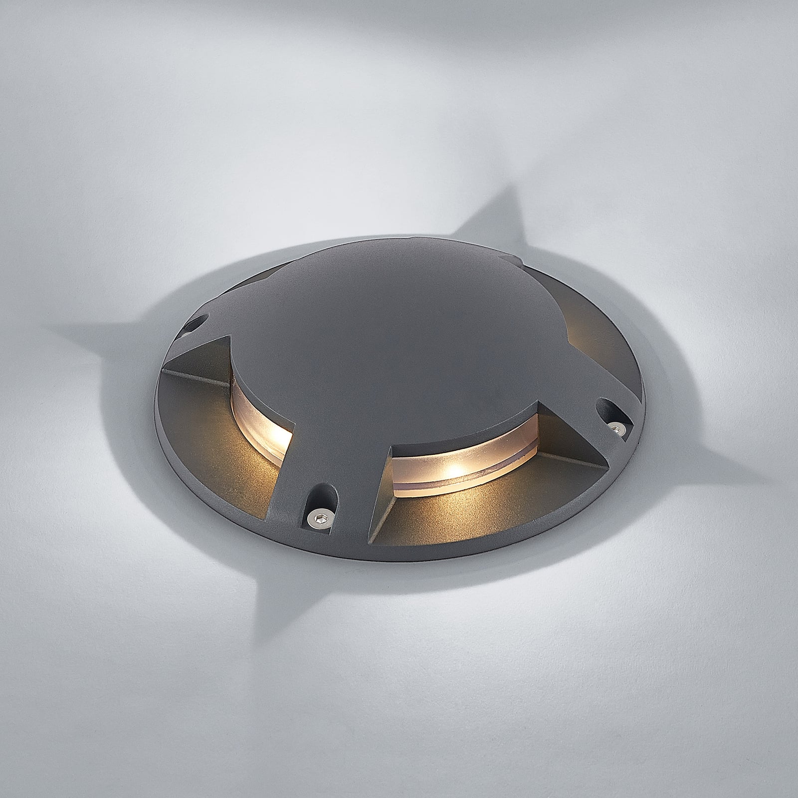 LED bakkespot Cormac 4-lys Ø21 cm IP67 mørkegrå nærbilde LED-lys