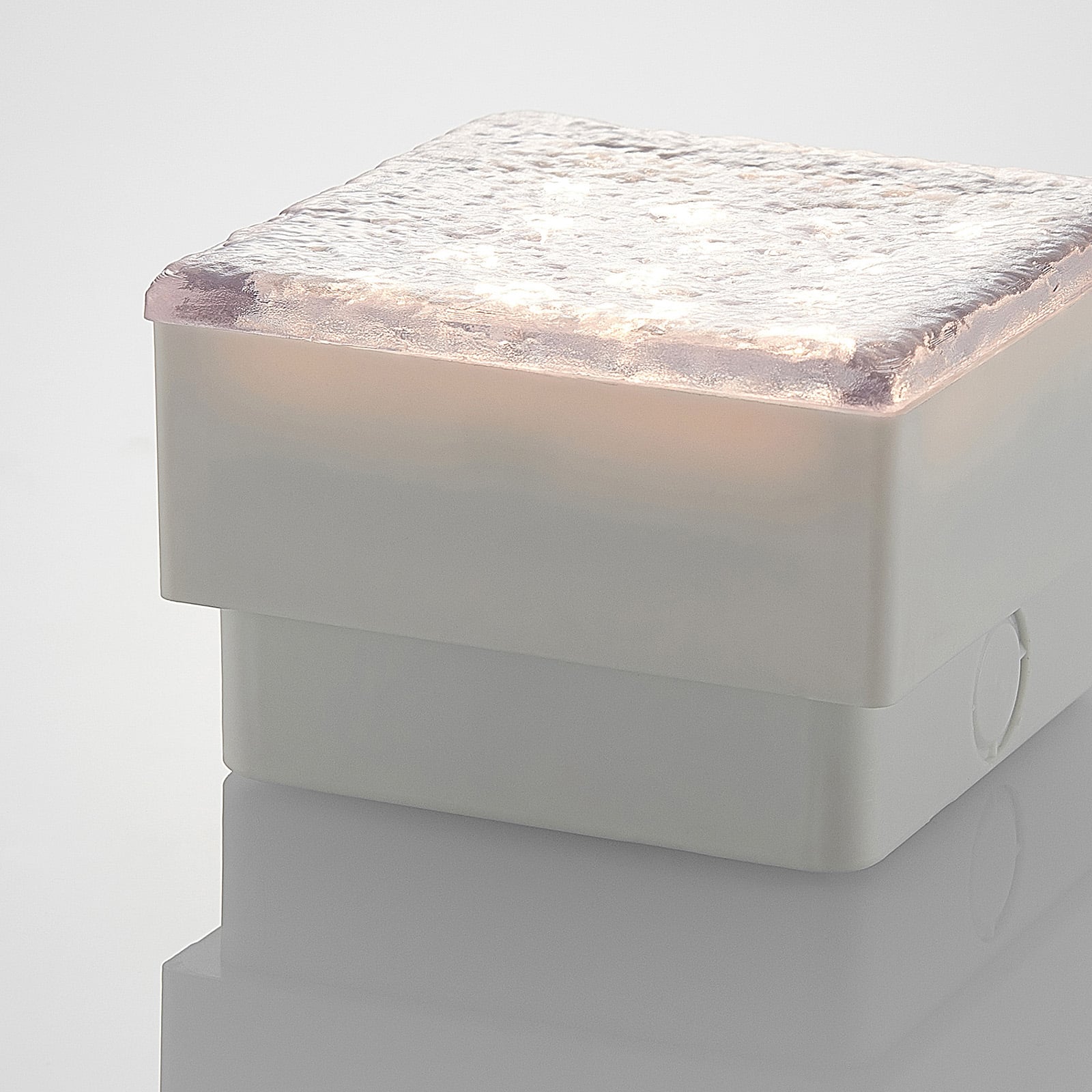 LED bakkespot Ewgenie kvadratisk 10x10 cm IP67 varmhvit installasjon