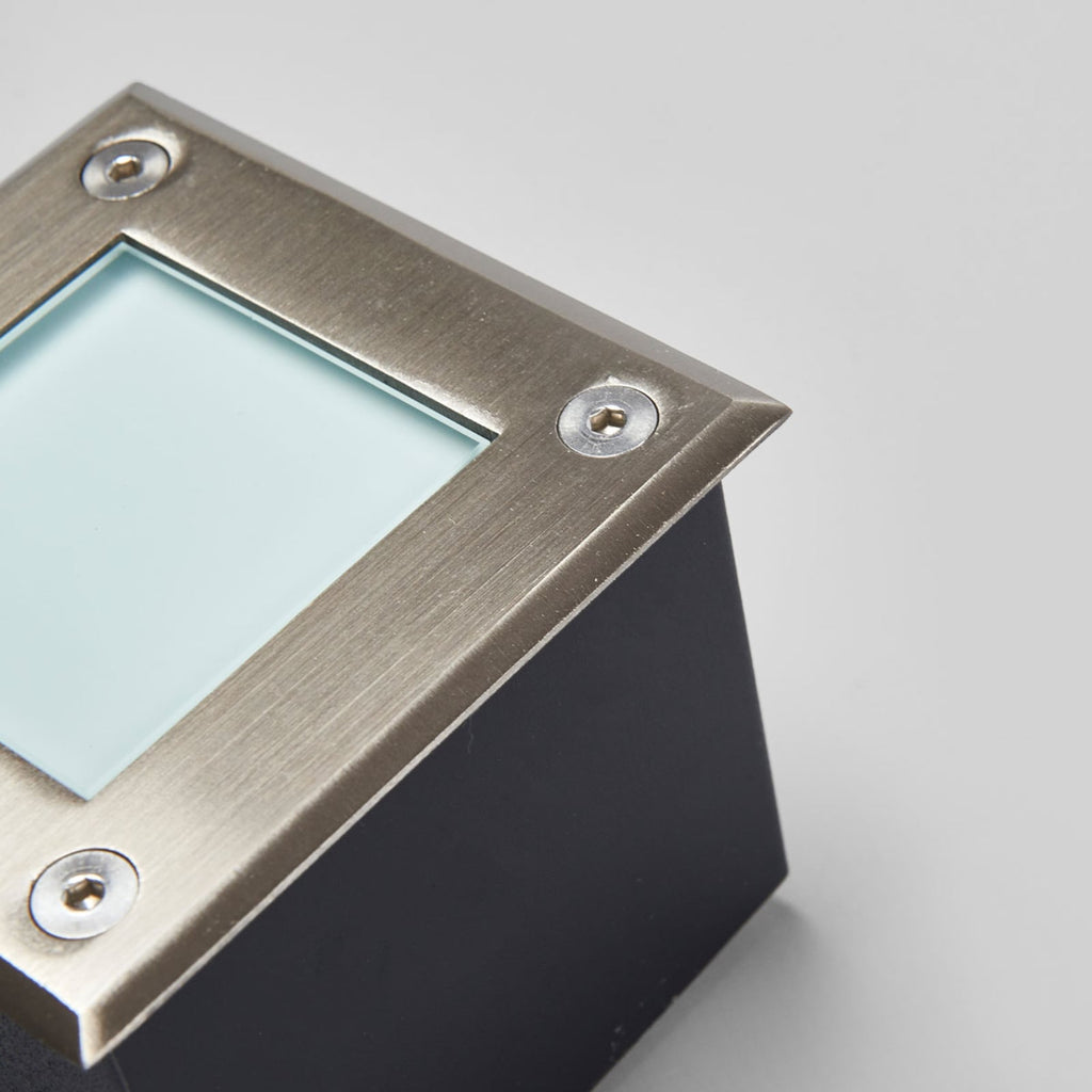 Sidevisning av LED bakkespot LED-18 matt nikkel