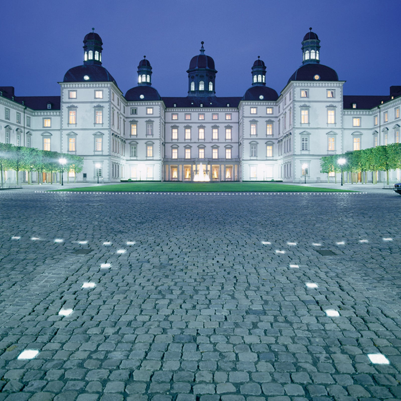 Detalj av LED bakkespot Light Stone betong 10x10 cm IP68