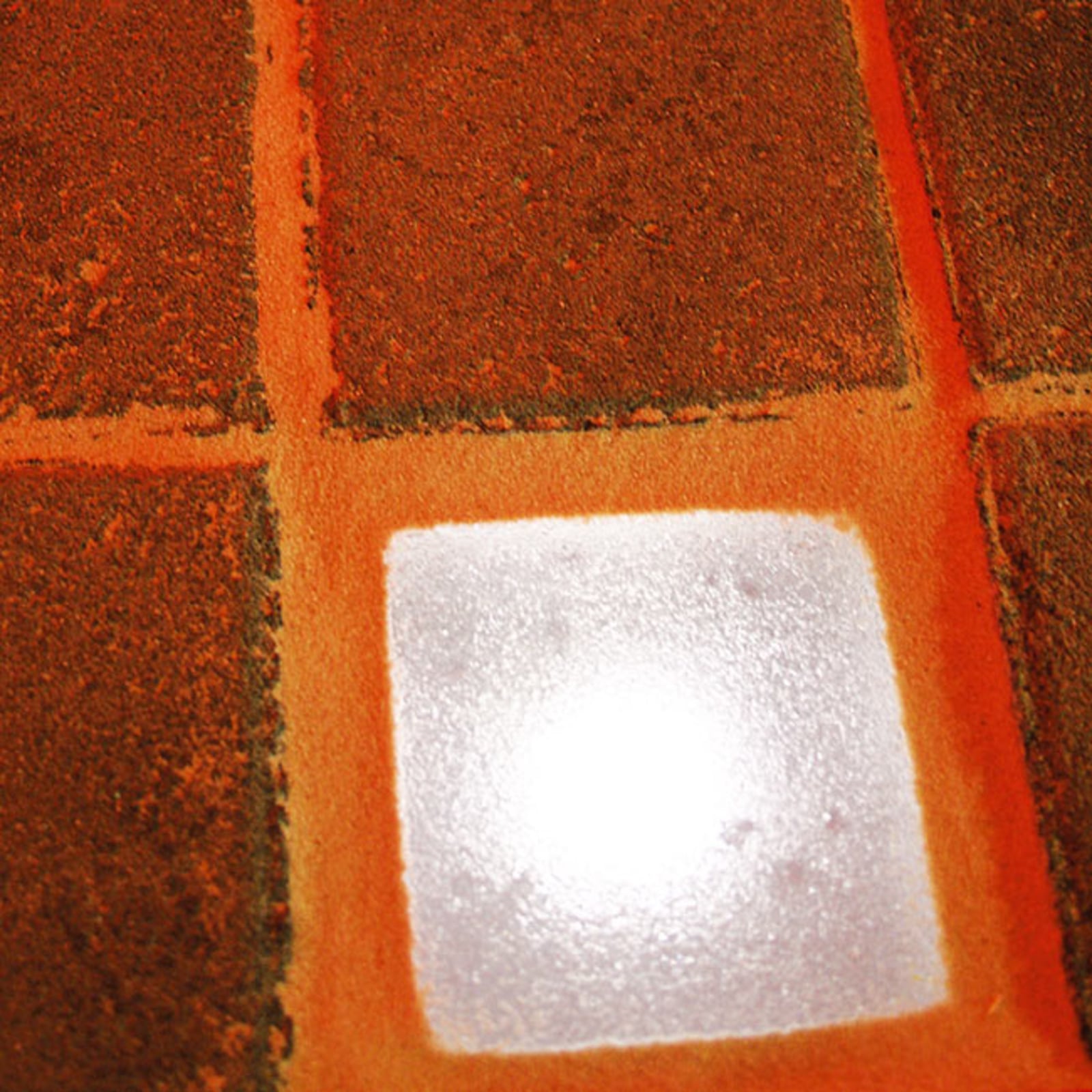 LED bakkespot Light Stone betong 10x10 cm IP68 installasjon nærbilde