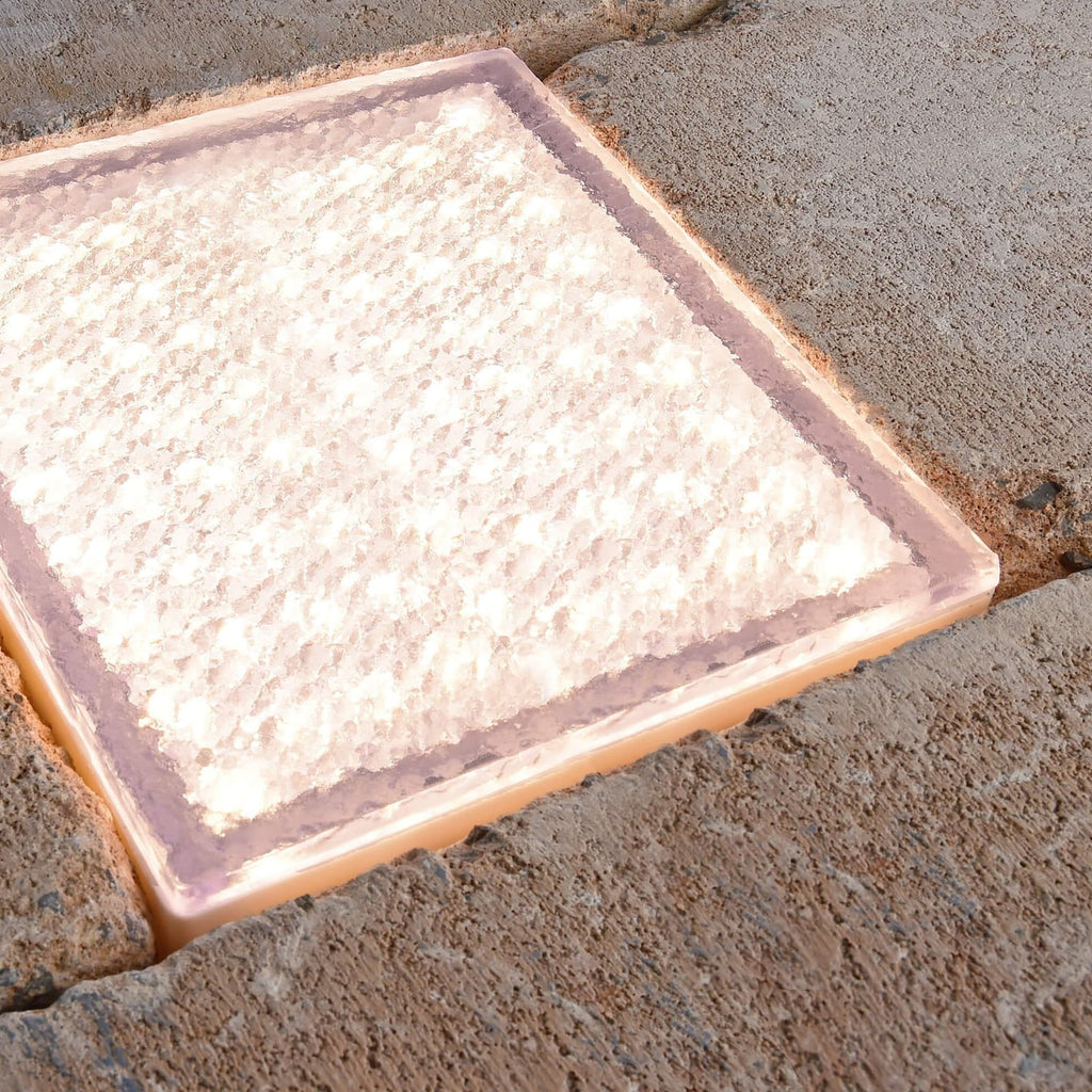 LED bakkespot Tabit brosteinsoptikk 20x20 cm 3,7W IP67 montert i uteområde