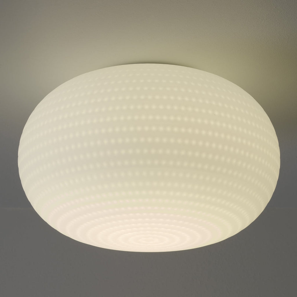 LED vegg- og taklampe Bianca dimbar Ø30 cm - Fontana Arte nærbilde av glassdetalj