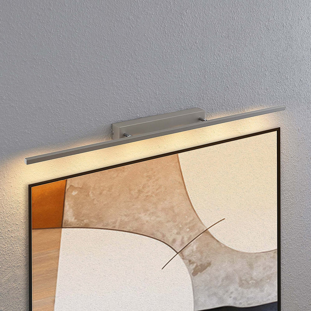 LED bildelampe Alexis dimbar matt nikkel 118 cm detalj av armatur