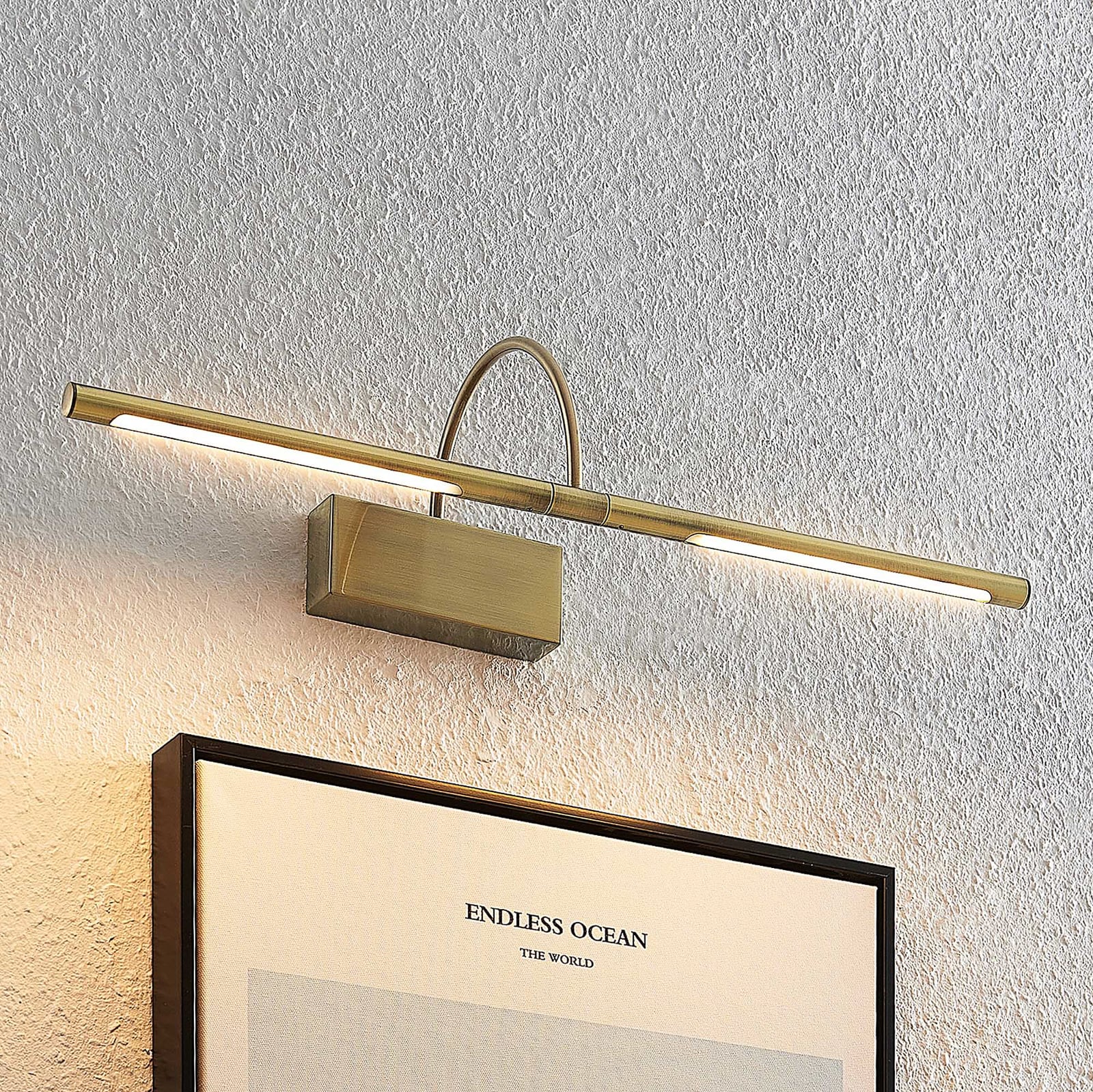 LED bildelampe Fehmke messingfarget 52 cm aluminium forfra