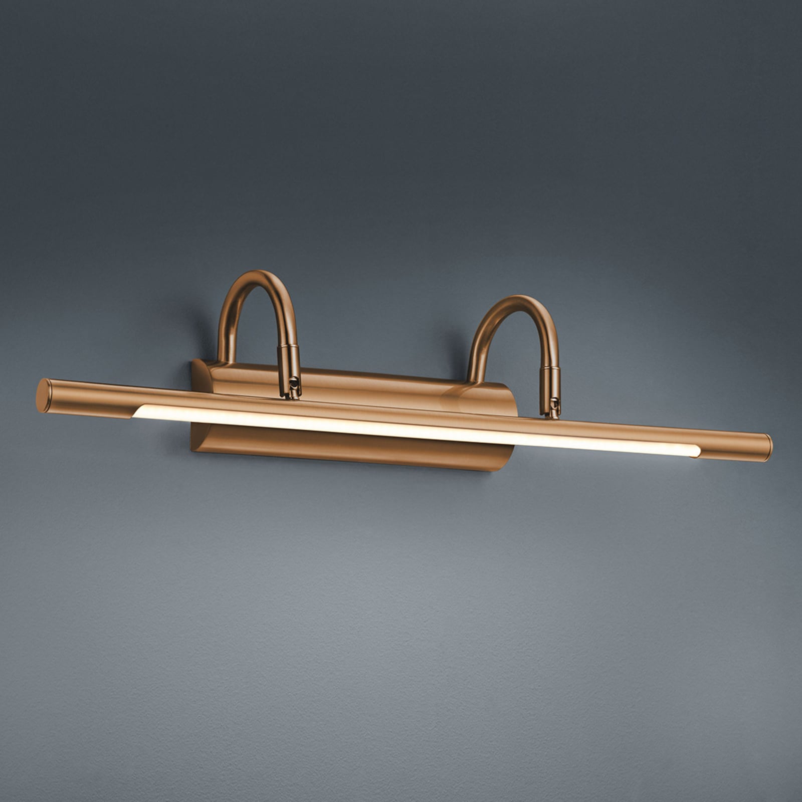 LED bildelampe Lorena gammelmessing 48 cm 8W fra fronten med varm hvit belysning