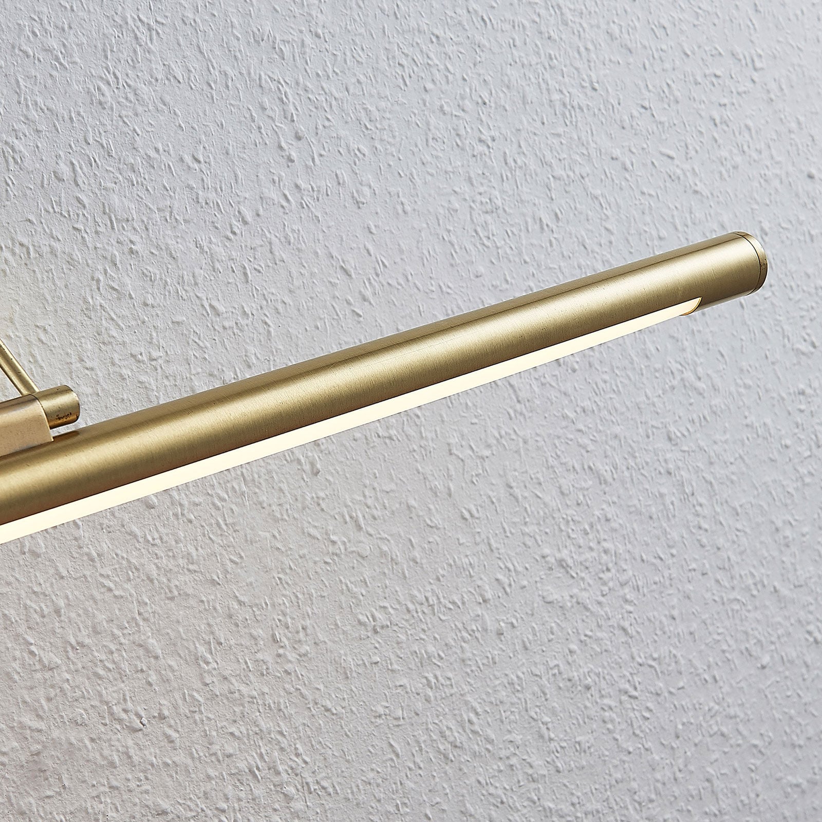 LED bildelampe Mailine matt messing 69 cm lysdetalj