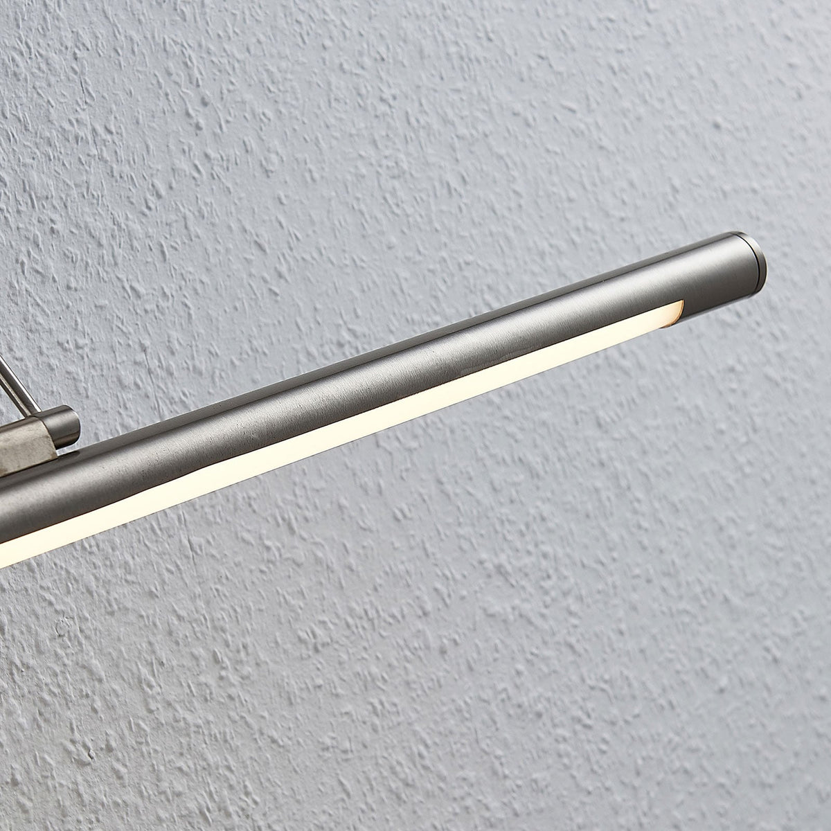 LED bildelampe Mailine nikkel med bryter og armdetalj
