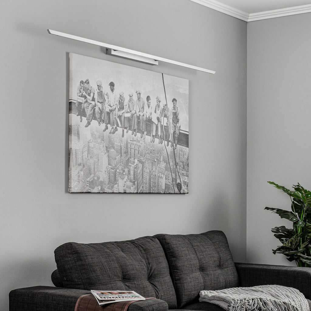 Detalj av geststyring på LED bildelampe Niara dimbar CCT aluminium 168 cm