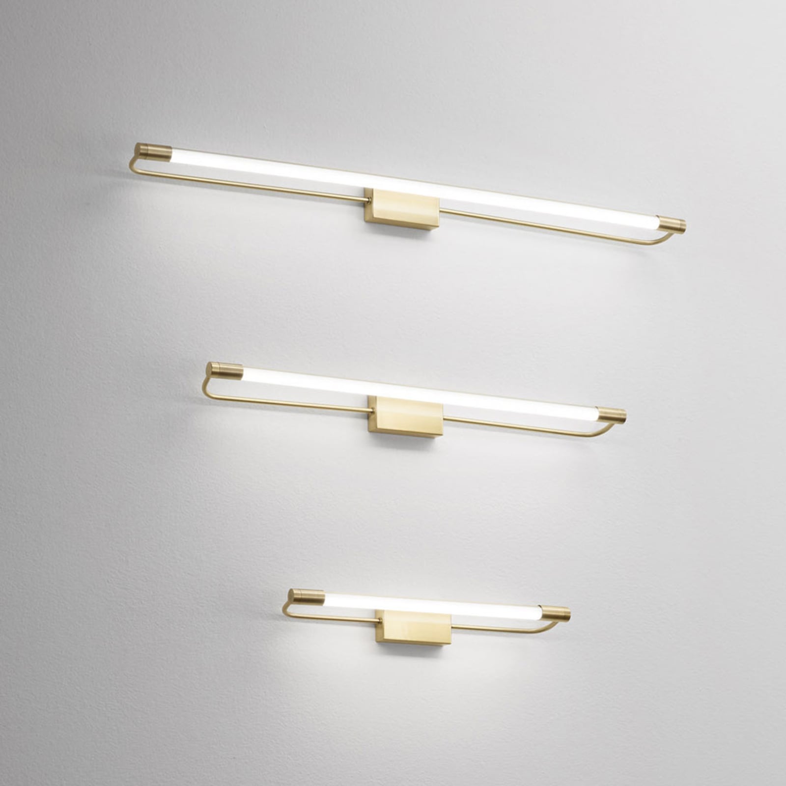 LED bildelampe Rapallo messing 80 cm detalj av armatur