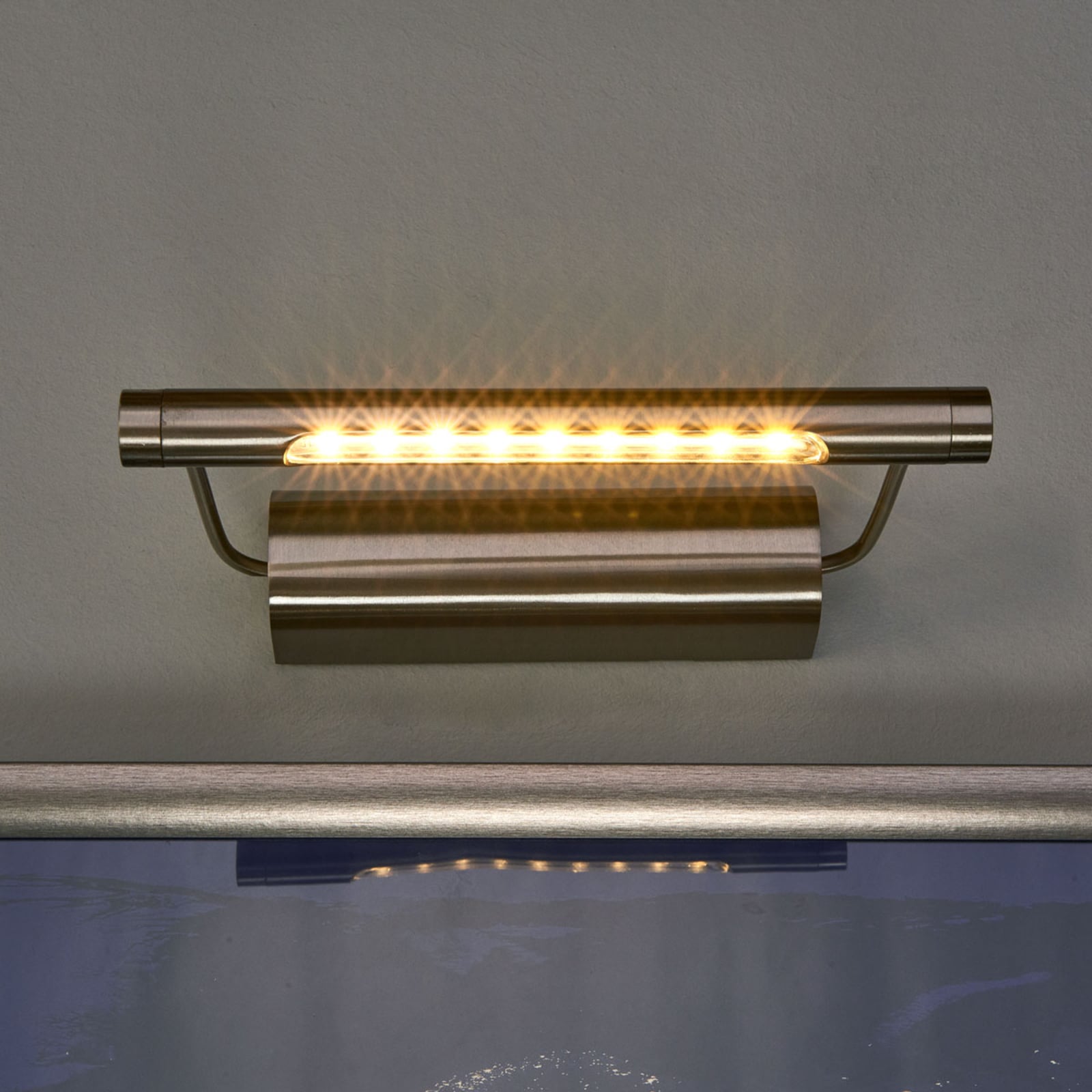 LED bildelampe Tommy batteridrevet rustfritt stål 21 cm montert på vegg