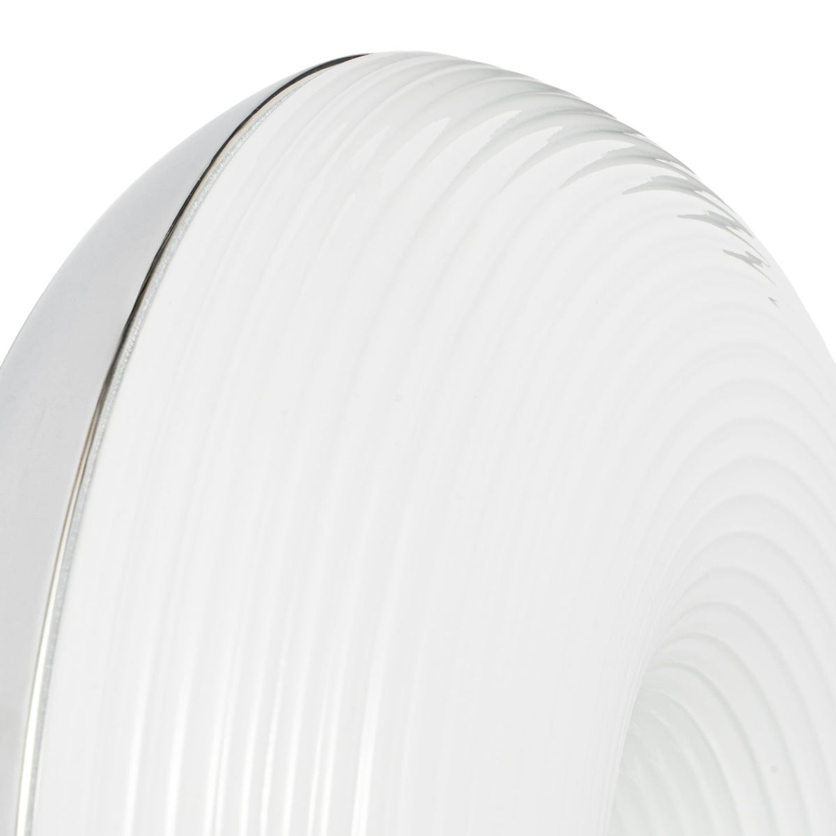 LED bord-/vegglampe Fjora hvit/krom med lys slått på