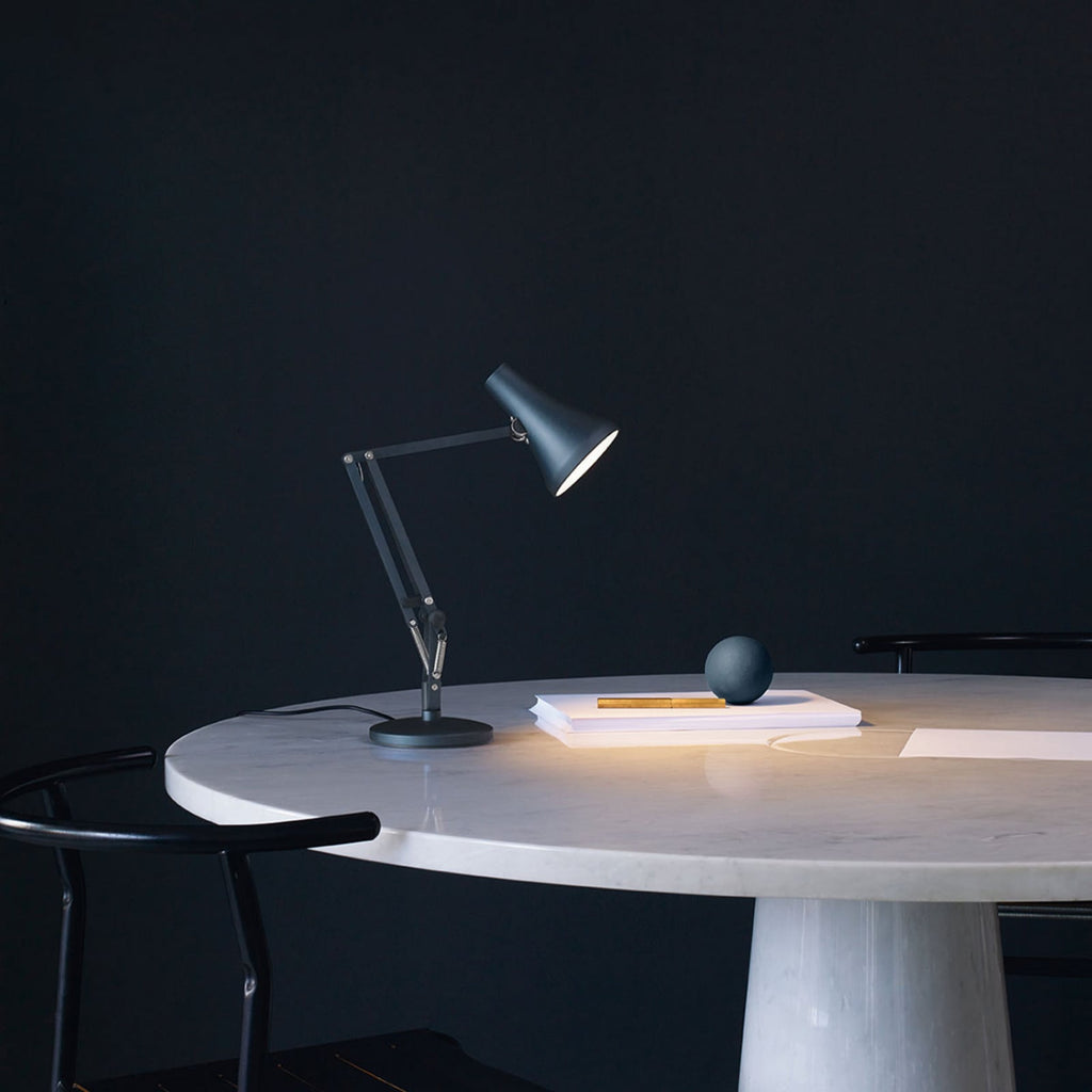 LED bordlampe 90 Mini Mini dimbar stålblå detalj