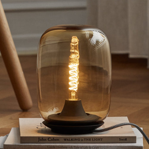 LED bordlampe Acorn dimbar mundblåst glass amber forfra