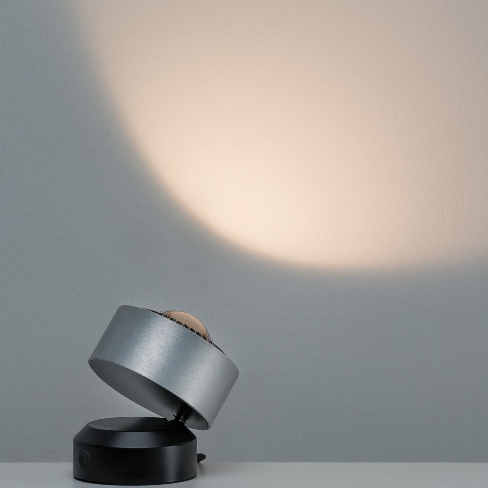 LED bordlampe Aldan aluminium dimbar bakside