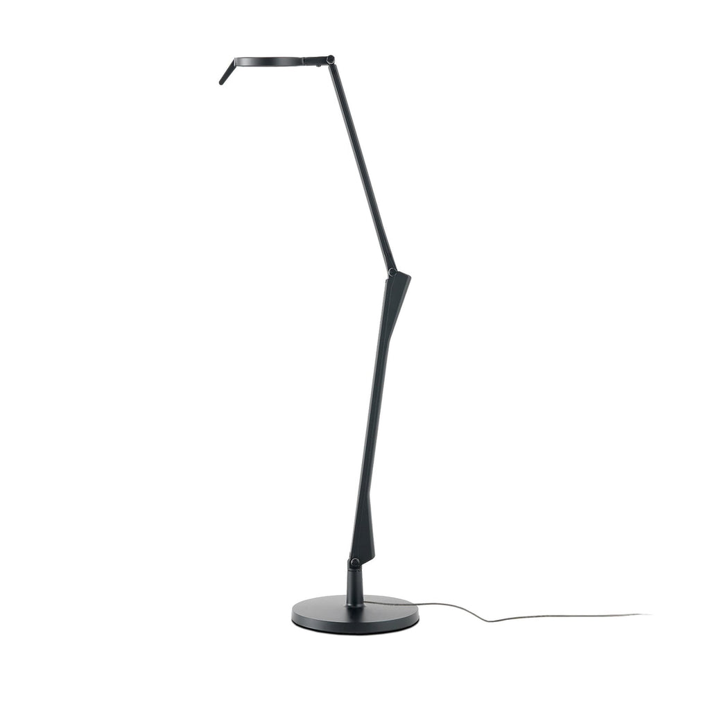 LED bordlampe Aledin Tec svart montert på skrivebord