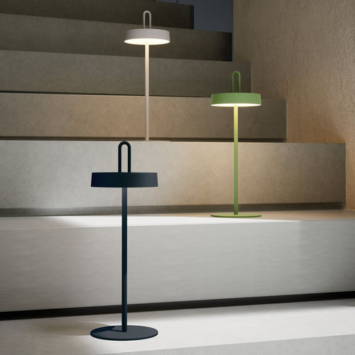 LED bordlampe Amag oppladbar dimbar jern lysgrå IP44 bakside