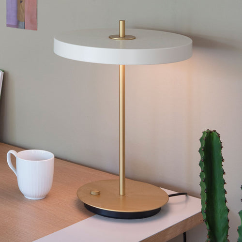 LED bordlampe Asteria Table dimbar hvit/messing bakside