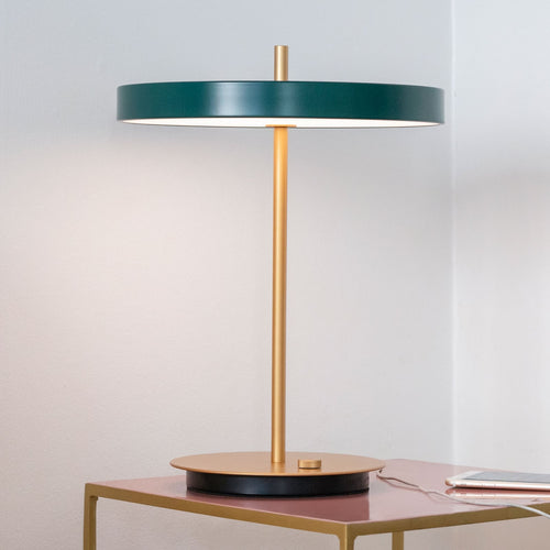 LED bordlampe Asteria Table dimbar USB skoggrønn messing forfra