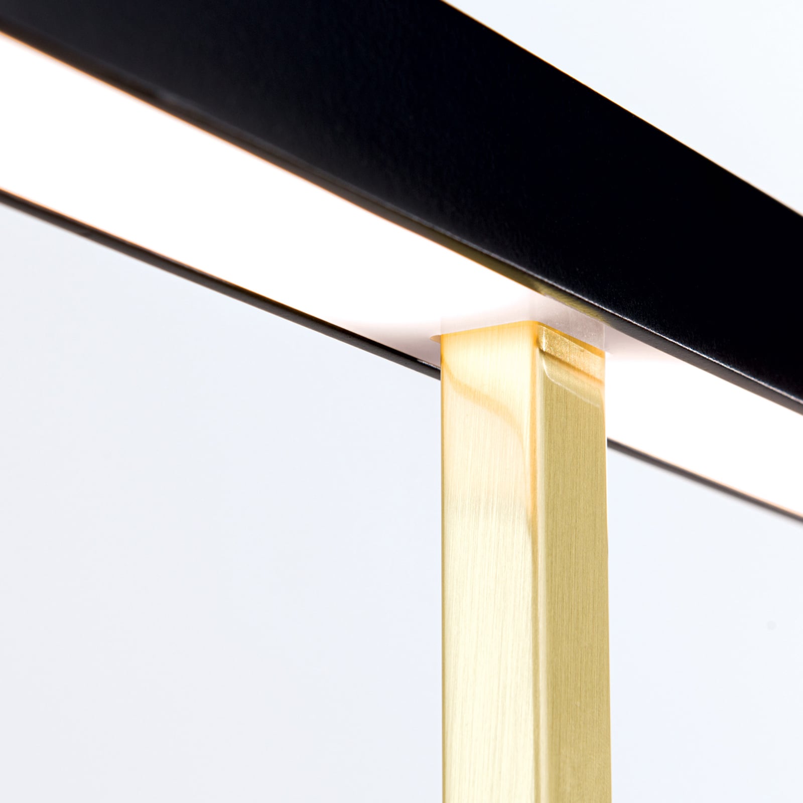 LED bordlampe Auftakt gull/svart stål 34 cm 12W med på/av-bryter