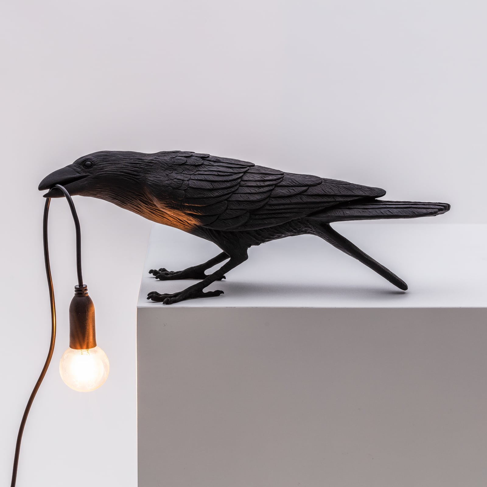 LED-bordlampe Bird Lamp spielende fugl svart kunstharz side