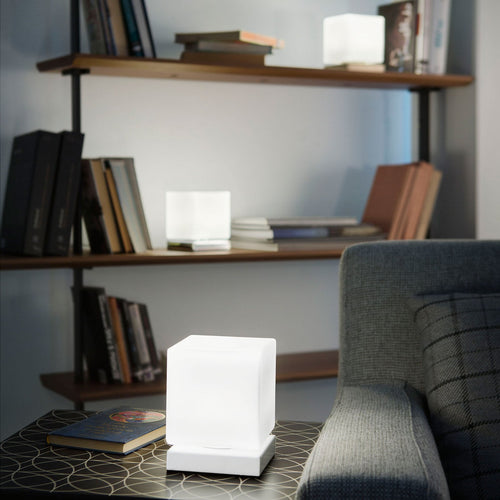 Detalj av LED bordlampe Brenta matt nikkel med berøringsdimmer