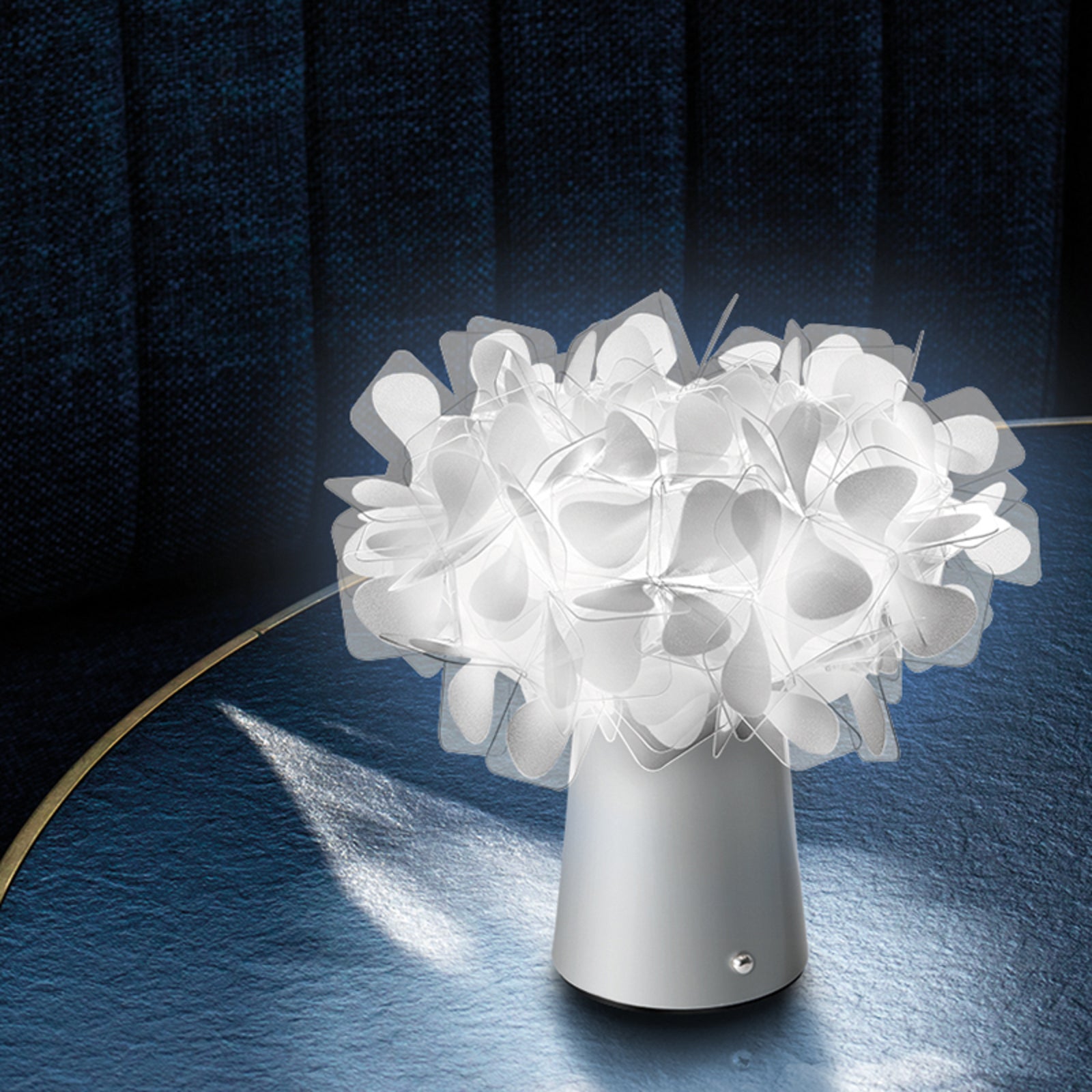 LED bordlampe Clizia dimbar oppladbar Ø27 cm hvit touch-dimmer