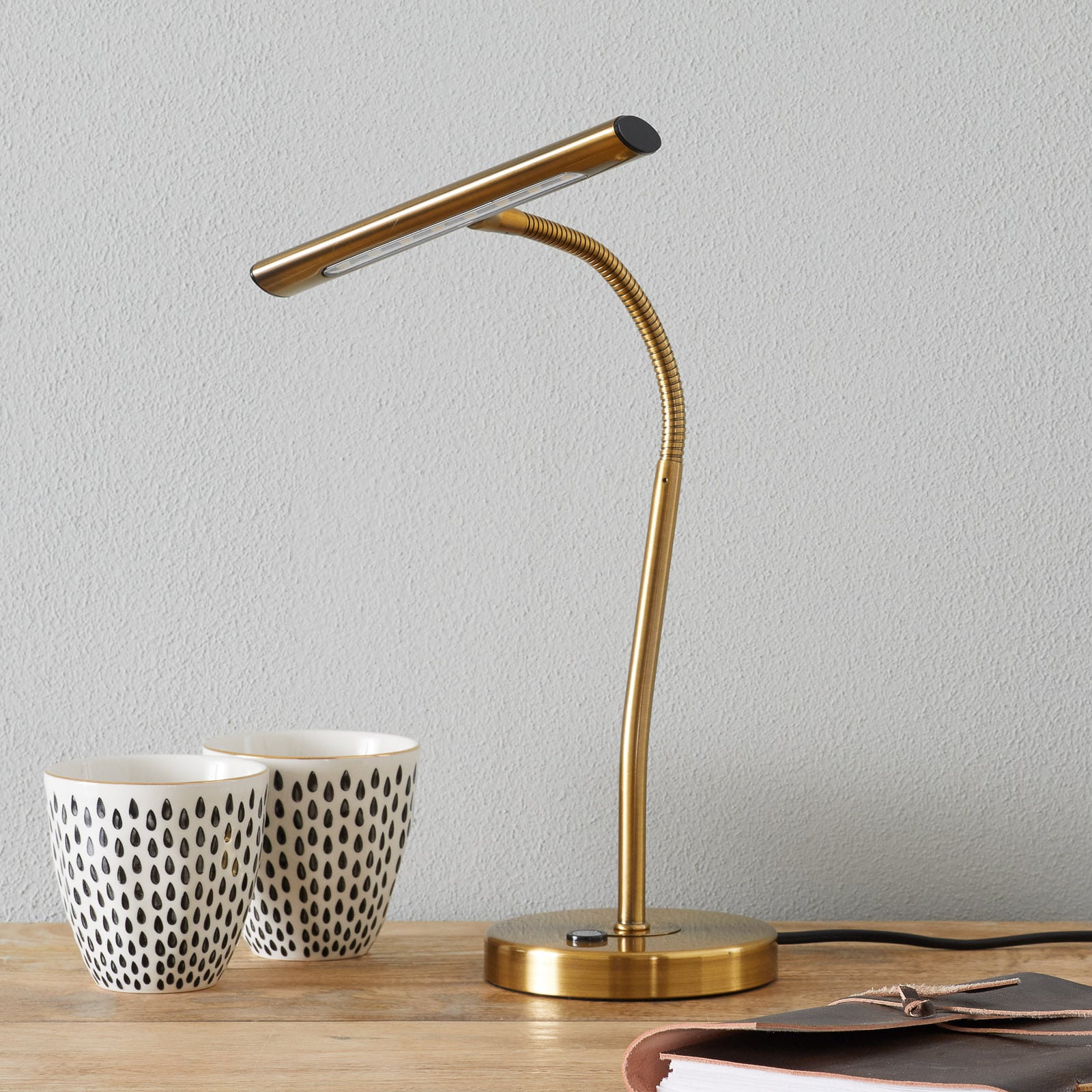 LED bordlampe Curtis dimbar fleksibel antikk messing bakside