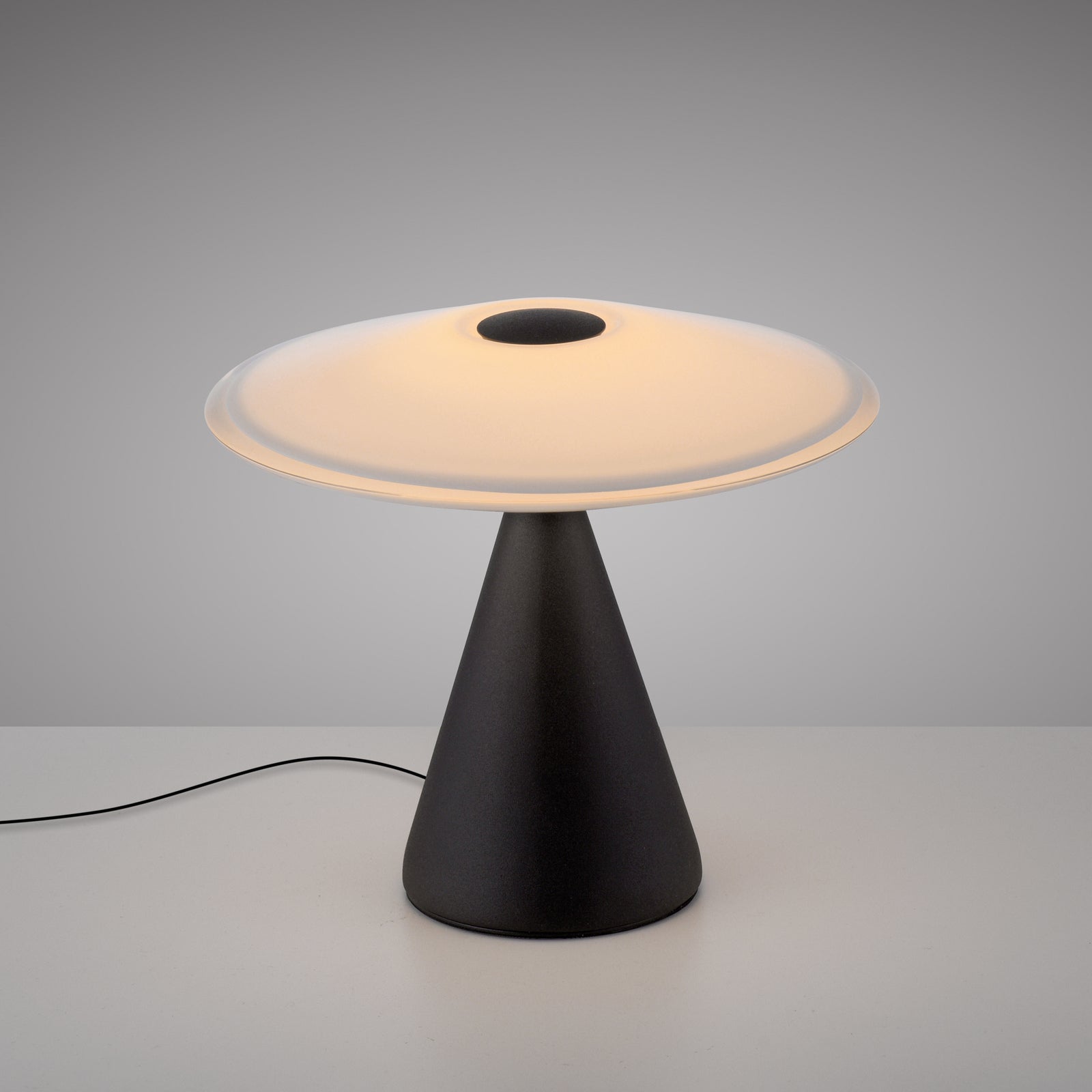 LED bordlampe Elipsa dimbar glass hvit/svart nærbilde av lampeskjerm