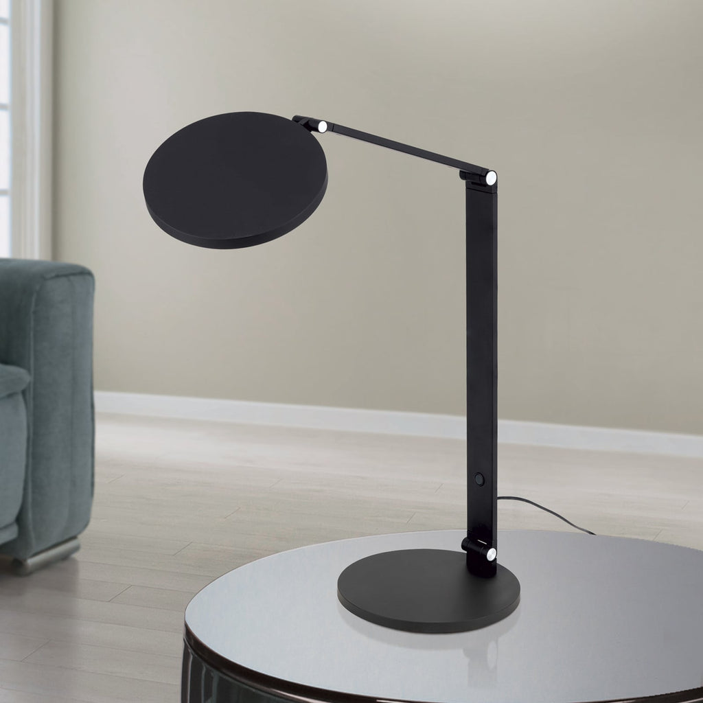 Detalj av LED bordlampe Fati svart aluminium