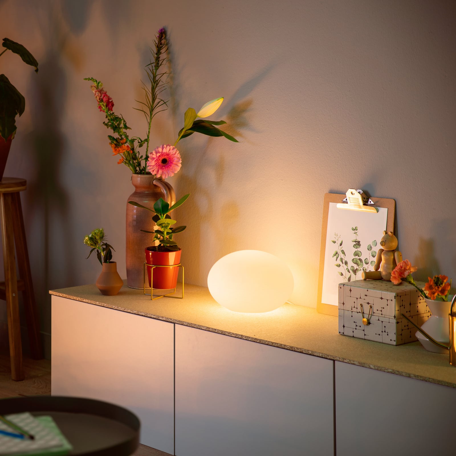 LED bordlampe Flourish glass dimbar RGBW Ø26 cm - Philips Hue bakside
