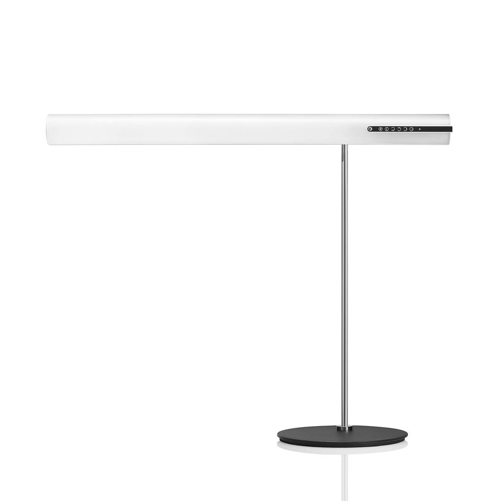 Nærbilde av touch-panel på LED bordlampe HEAVN One dimbar CCT sølv