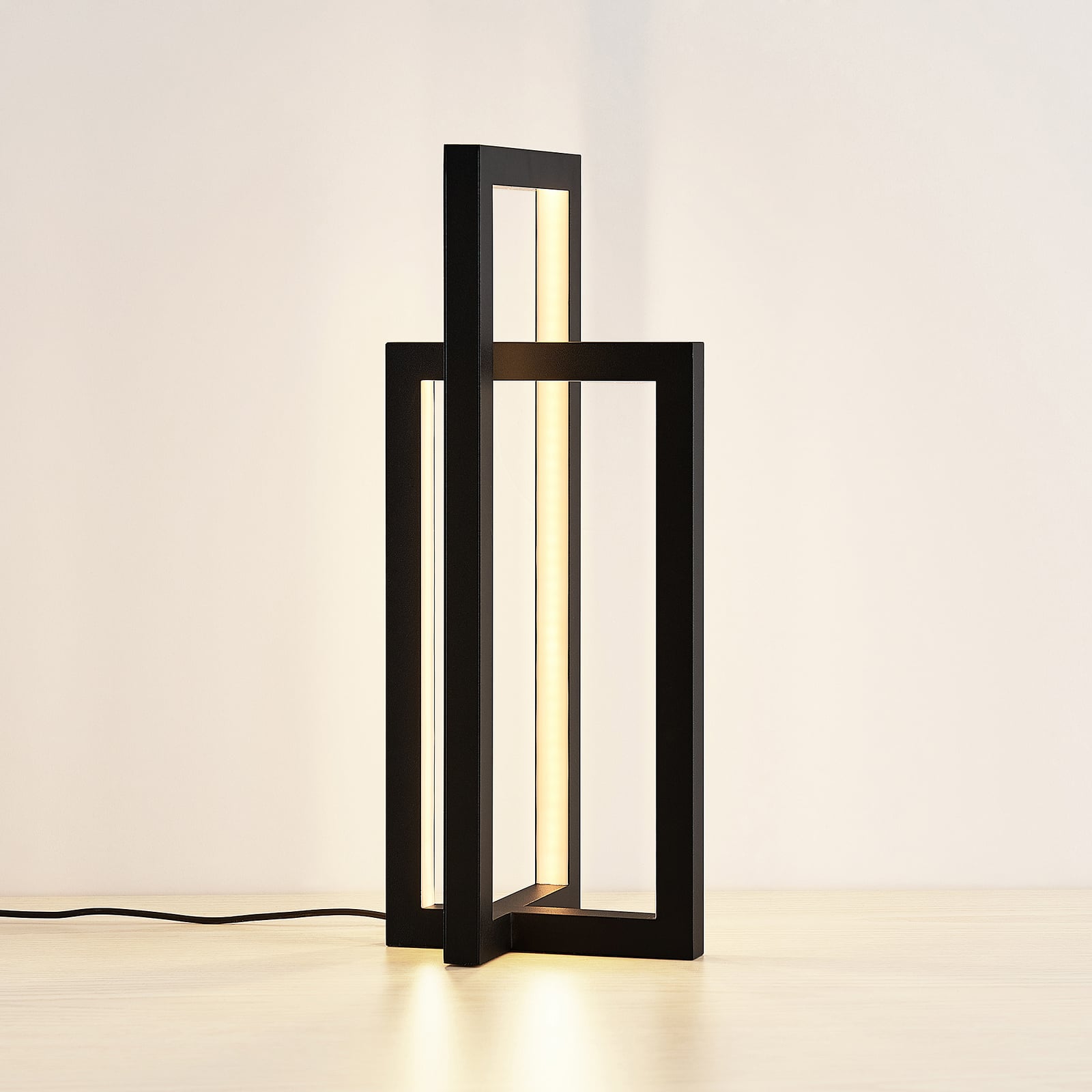 LED bordlampe Hylda dimbar svart aluminium detalj av bryter