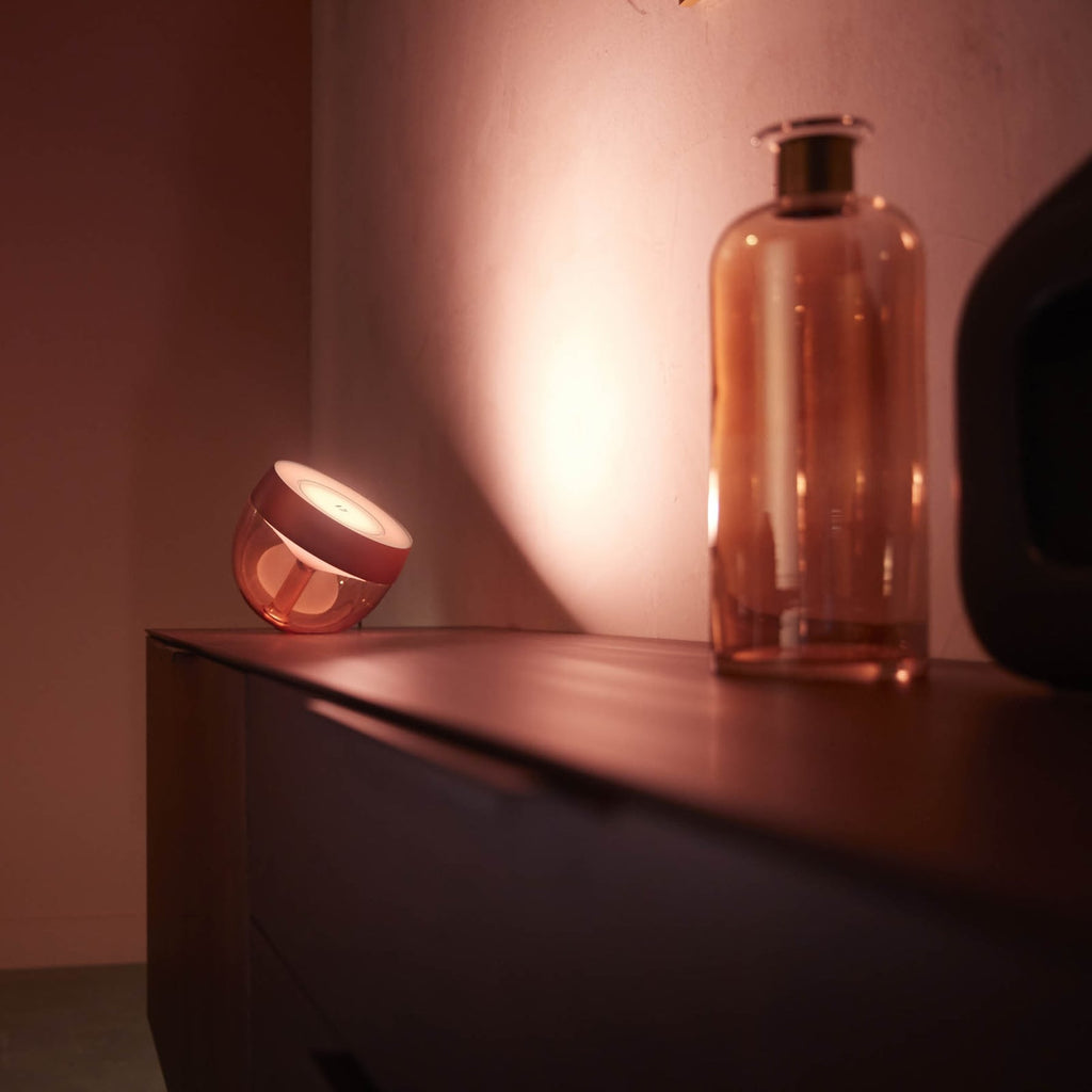 LED bordlampe Iris WACA dimbar kobber RGB Zigbee - Philips Hue