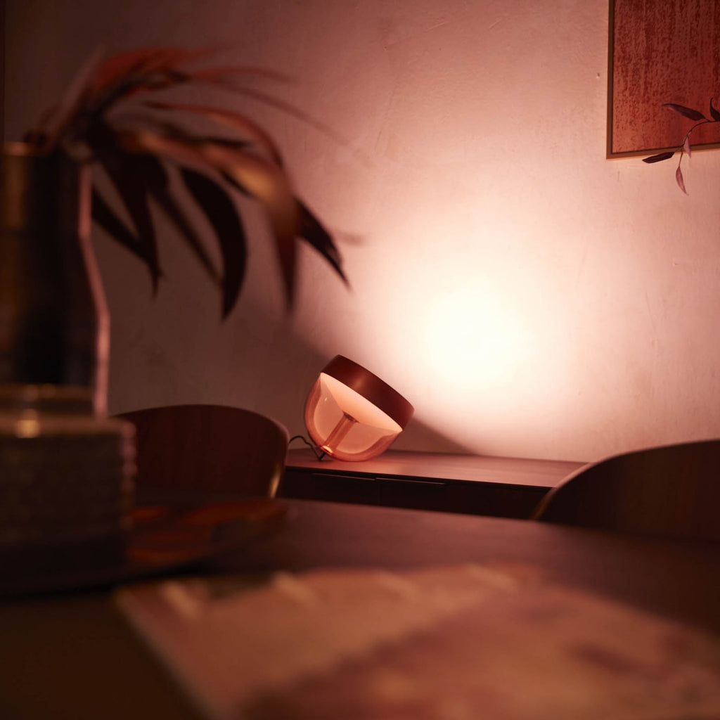 LED bordlampe Iris WACA dimbar kobber RGB Zigbee - Philips Hue