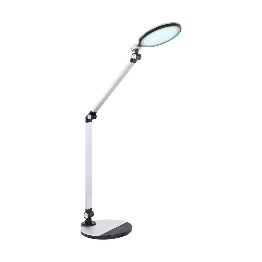 LED bordlampe Konsti svingbar sølv CCT dimbar 90 cm montert på skrivebord
