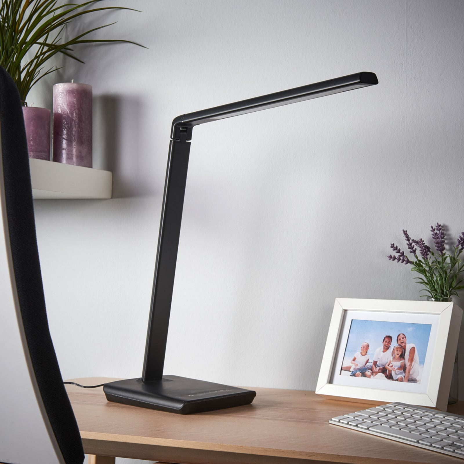 LED bordlampe Kuno dimbar svart med USB bakside