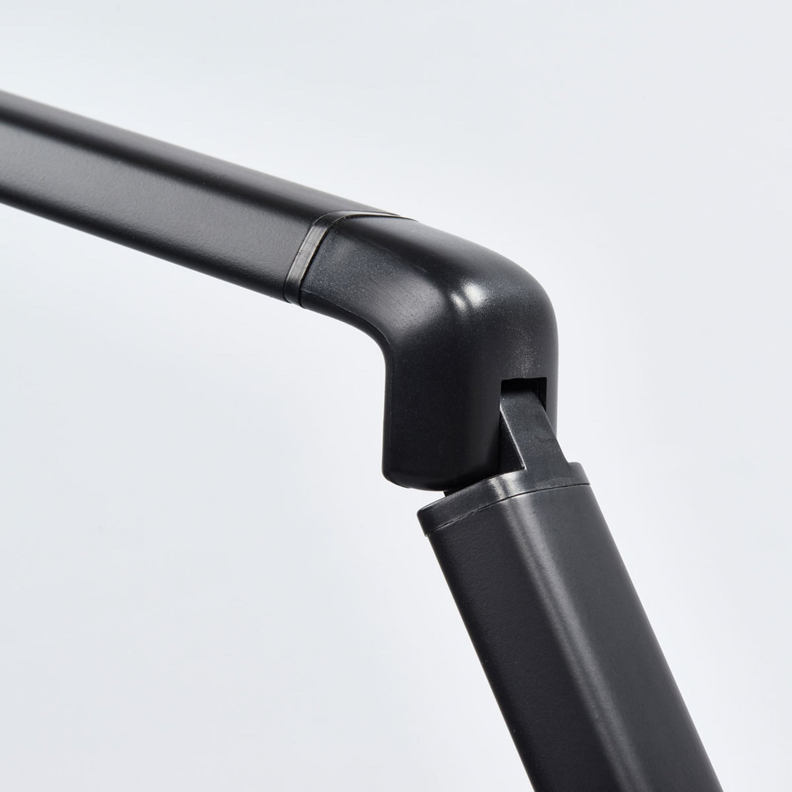 LED bordlampe Kuno dimbar svart med USB touchdimmer detalj