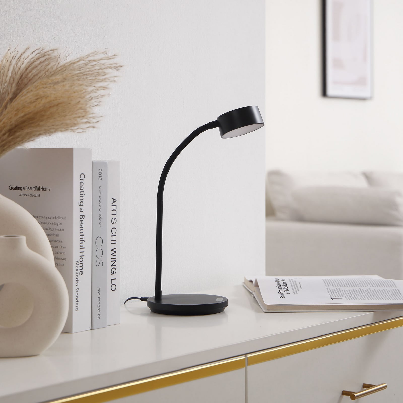 LED bordlampe Maori svart metall CCT dimbar USB detalj av lampehode
