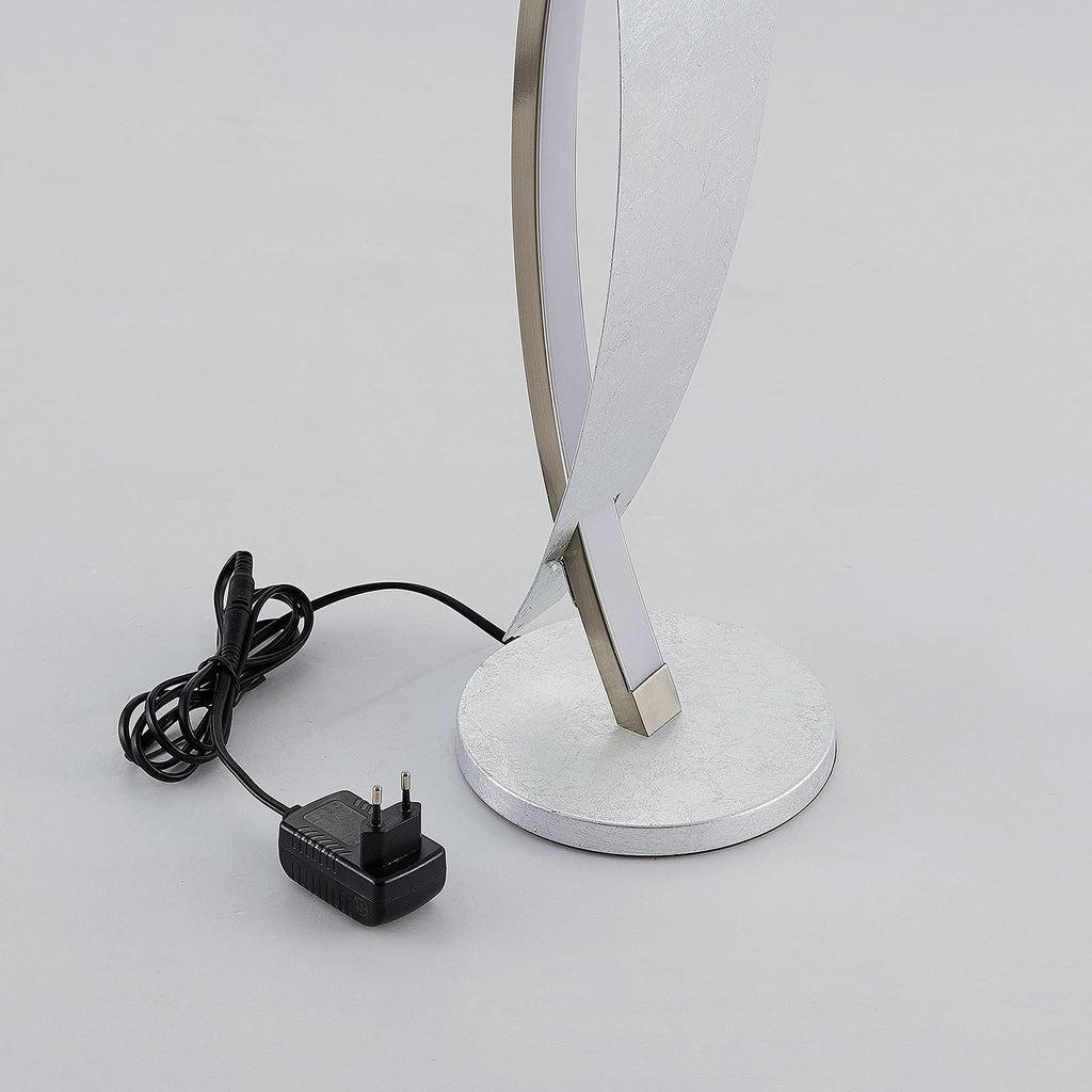 LED bordlampe Marija montert i moderne interiør