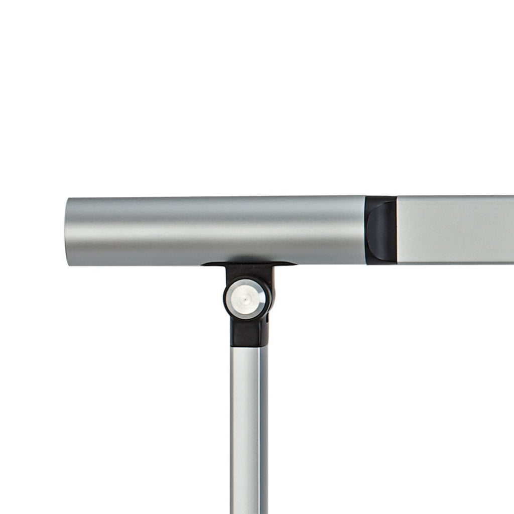 Detalj av LED bordlampe MAULrubia dimbar CCT sølv 6W lampehode