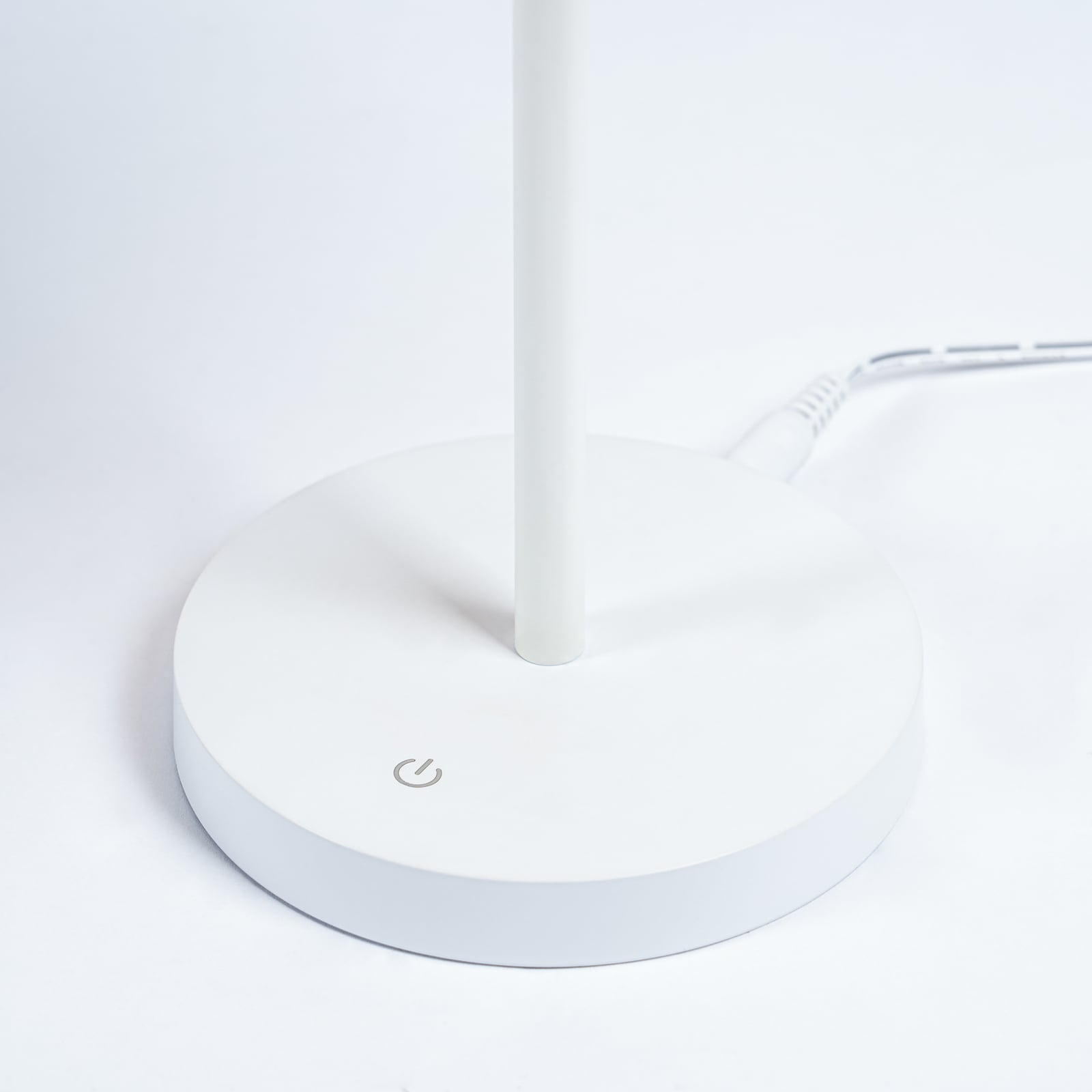 LED-bordlampe Milica dimbar hvit Ø18,3 cm 5W sett fra siden