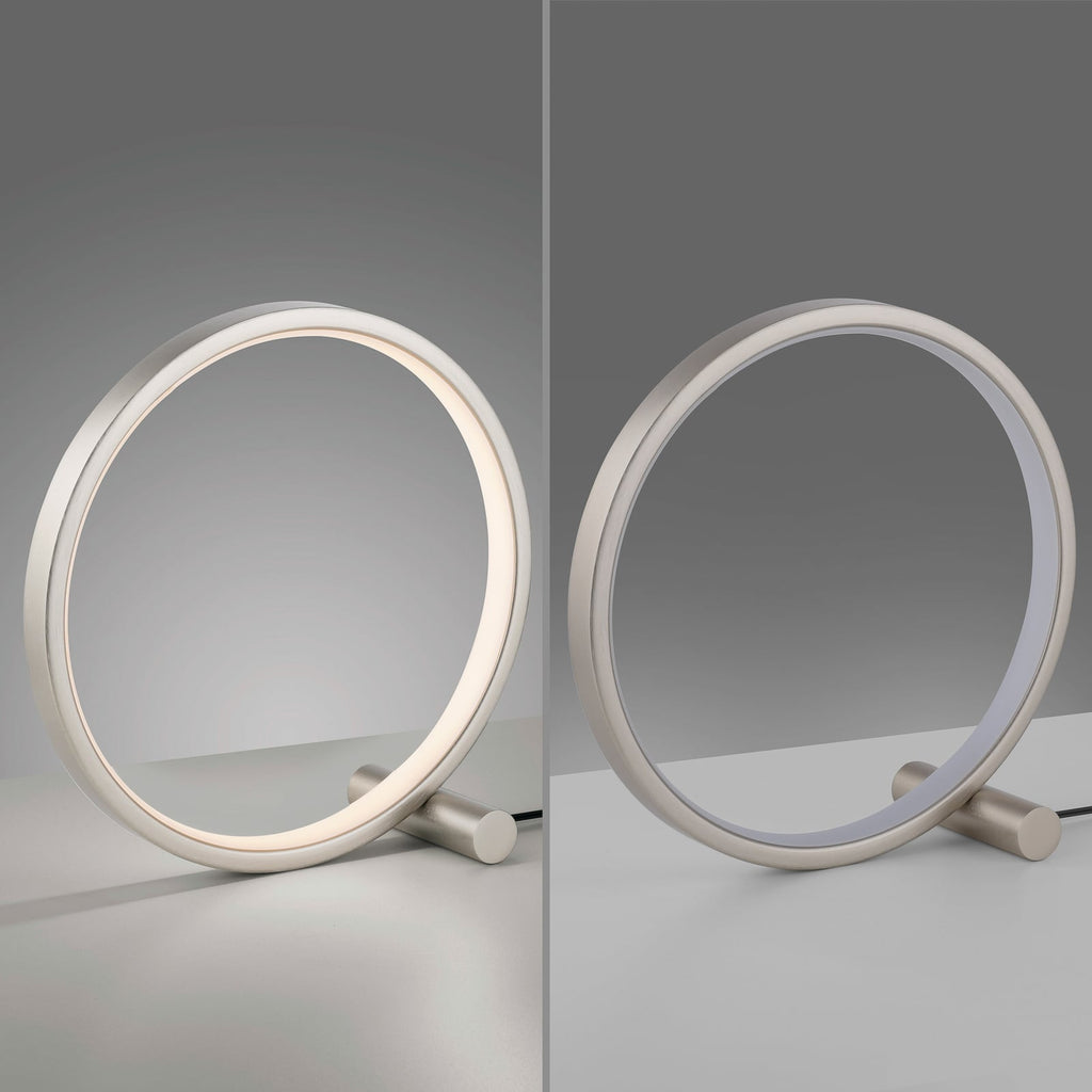 LED bordlampe Mini Ritus sølv jern detalj av kabel