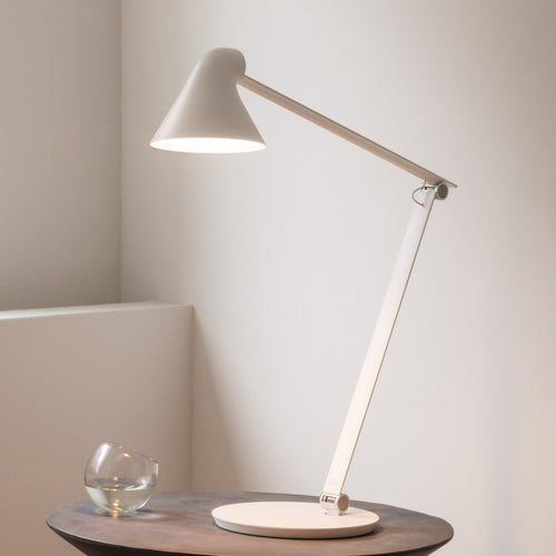 LED bordlampe NJP dimbar hvit aluminium 3000K forfra