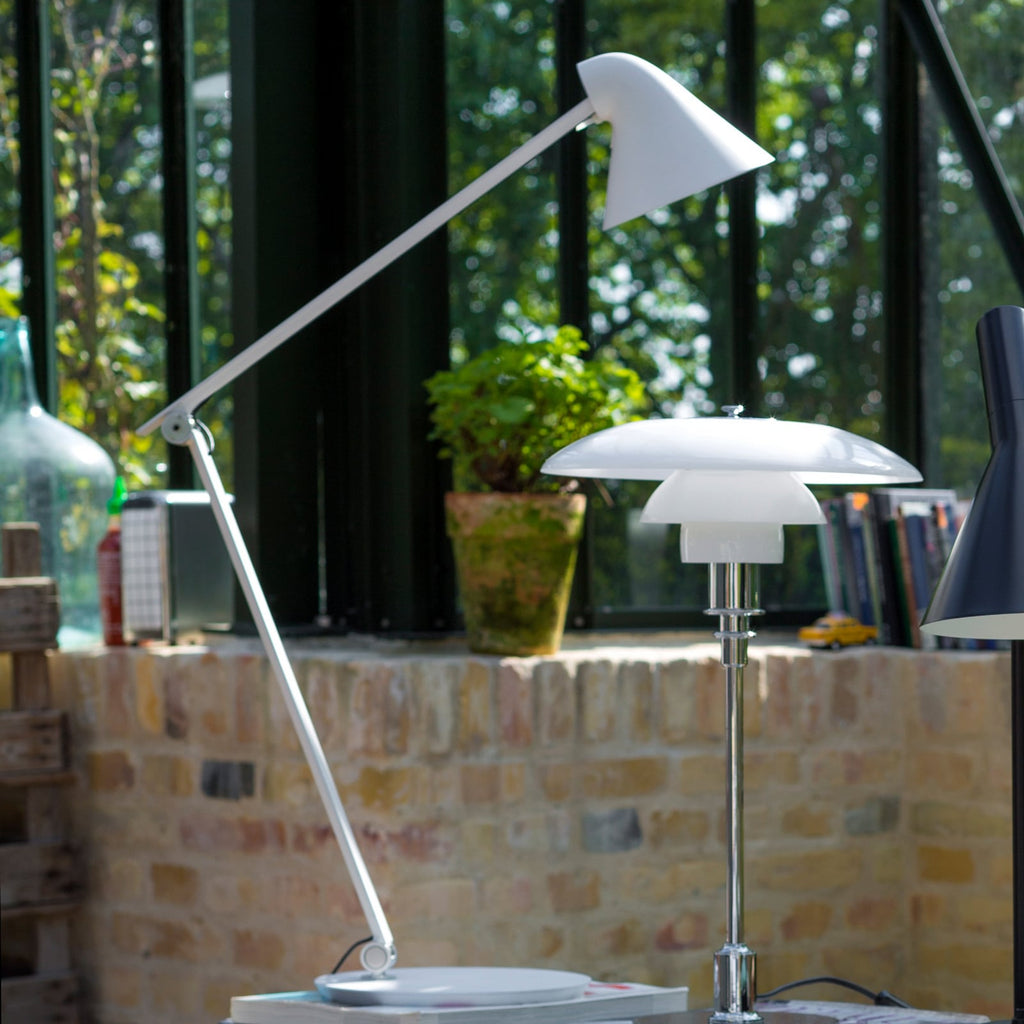 LED bordlampe NJP dimbar hvit aluminium 3000K justering av ledd