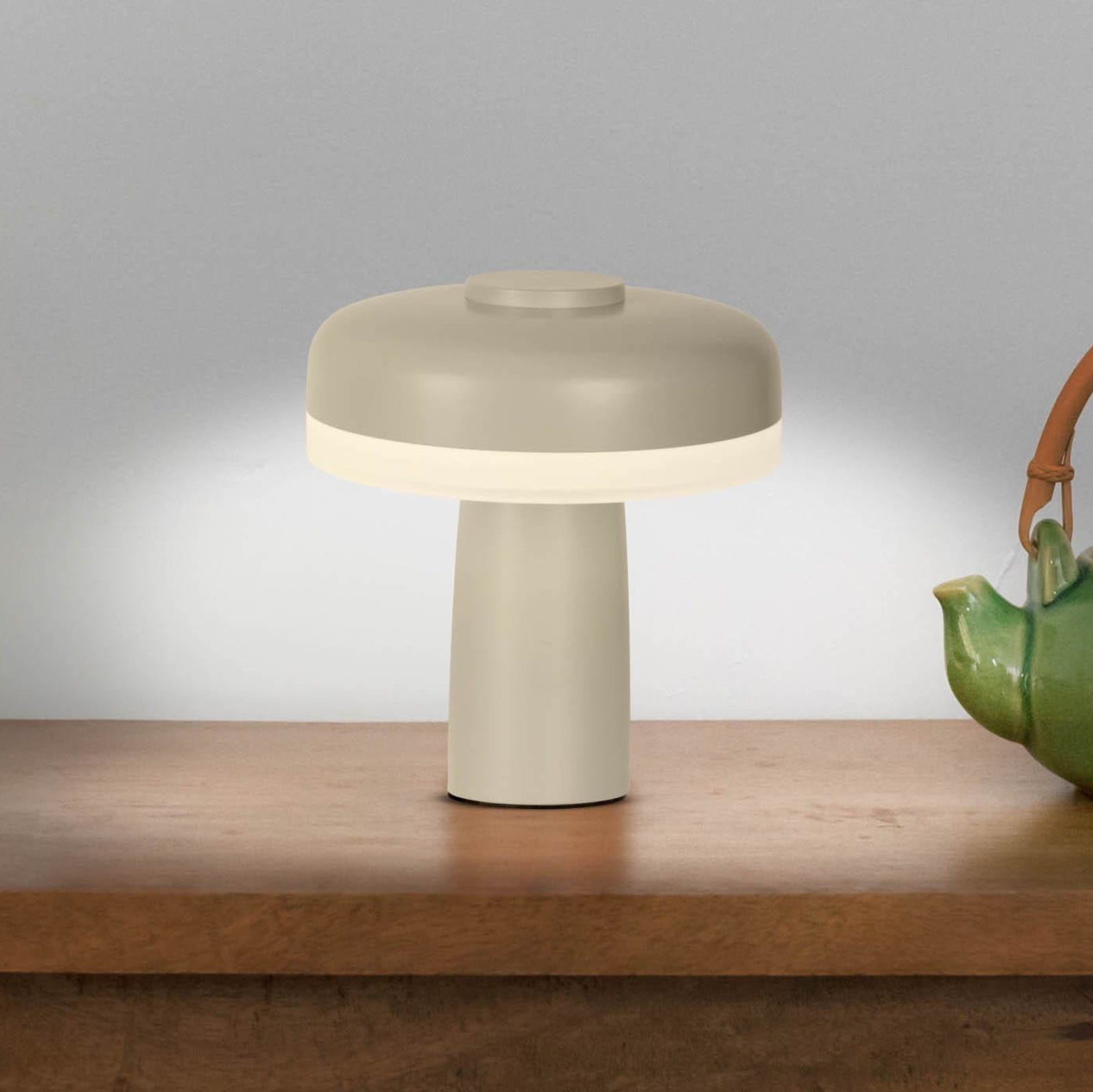LED-bordlampe Pilu oppladbar dimbar beige metall forfra